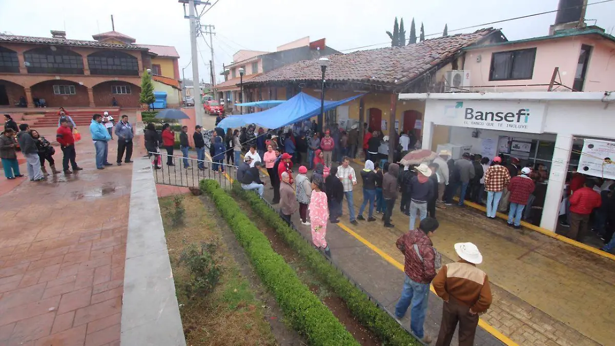 IVAN VENEGAS- EN AHUAZOTEPEC TAMBIEN SE VOTÓ POR PRESIDENTE MPAL - CUERPOS DE SEGURIDAD